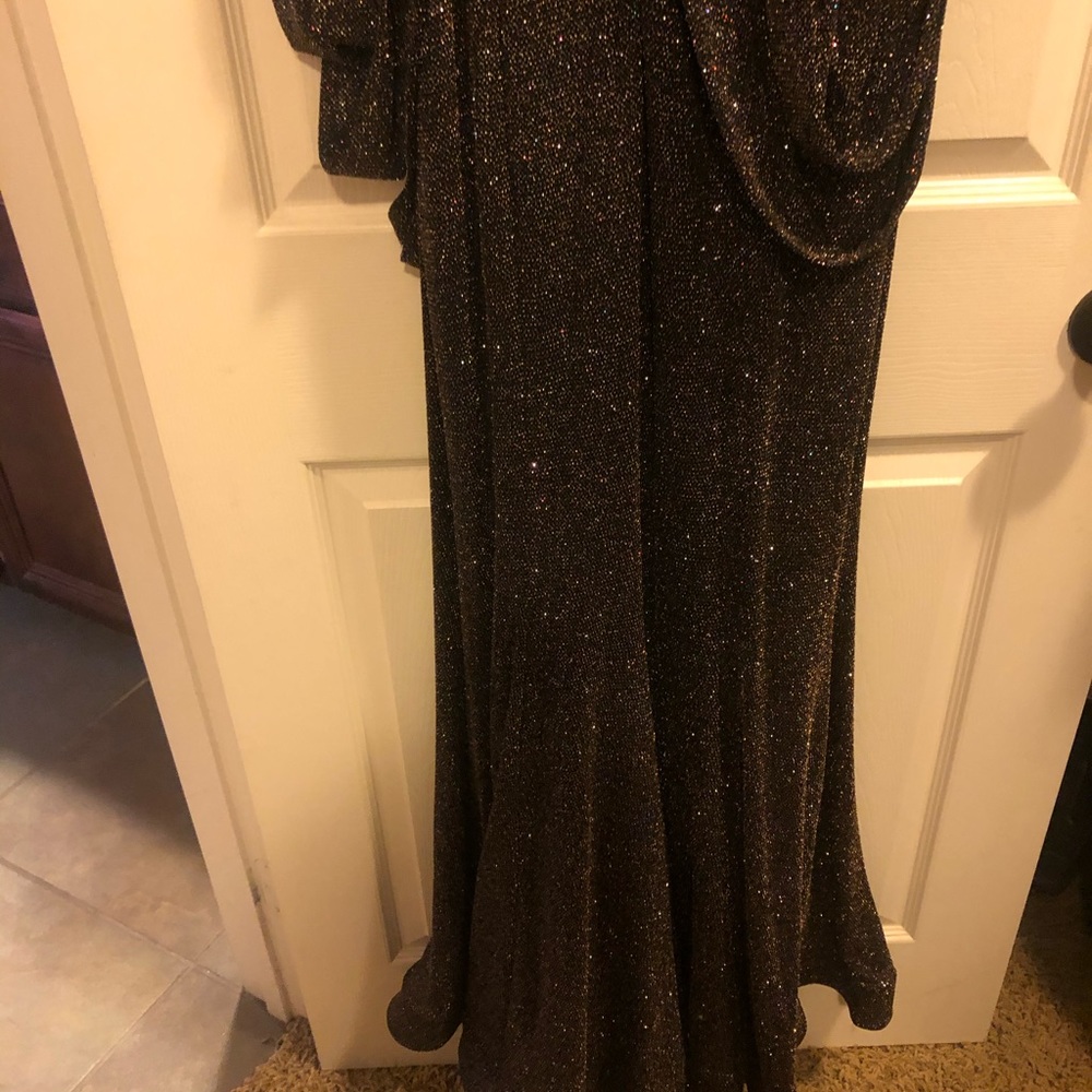 Dress - Picture 2 of 7